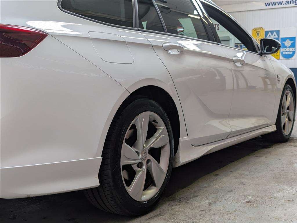 <p>2018 VAUXHALL INSIGNIA SRI VX-LINE NAV</p>