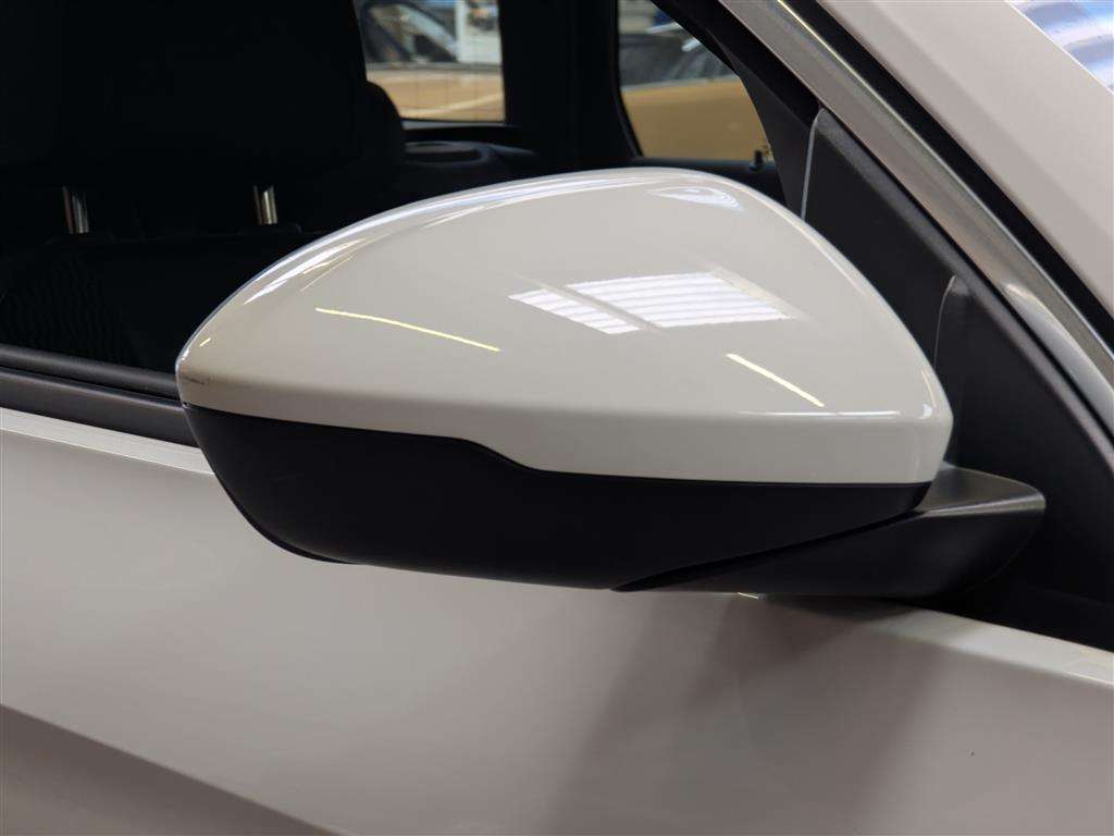 <p>2018 VAUXHALL INSIGNIA SRI VX-LINE NAV</p>