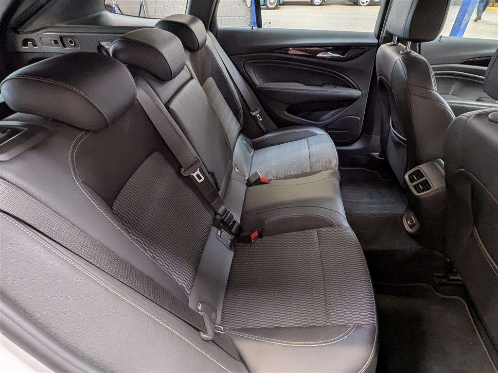 <p>2018 VAUXHALL INSIGNIA SRI VX-LINE NAV</p>