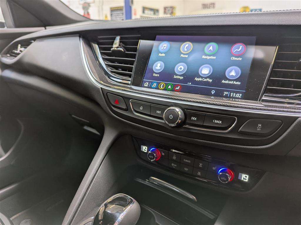 <p>2018 VAUXHALL INSIGNIA SRI VX-LINE NAV</p>