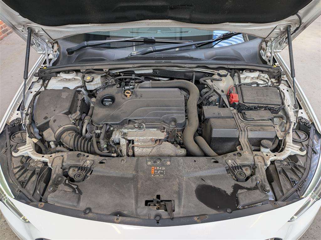 <p>2018 VAUXHALL INSIGNIA SRI VX-LINE NAV</p>
