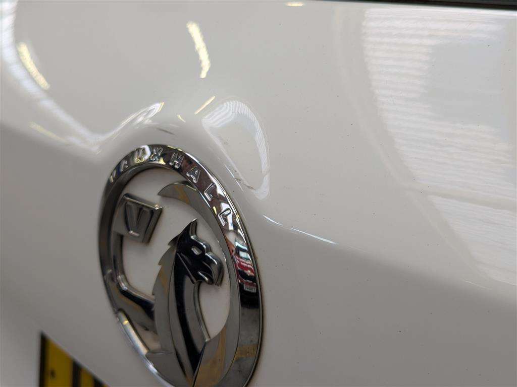<p>2018 VAUXHALL INSIGNIA SRI VX-LINE NAV</p>