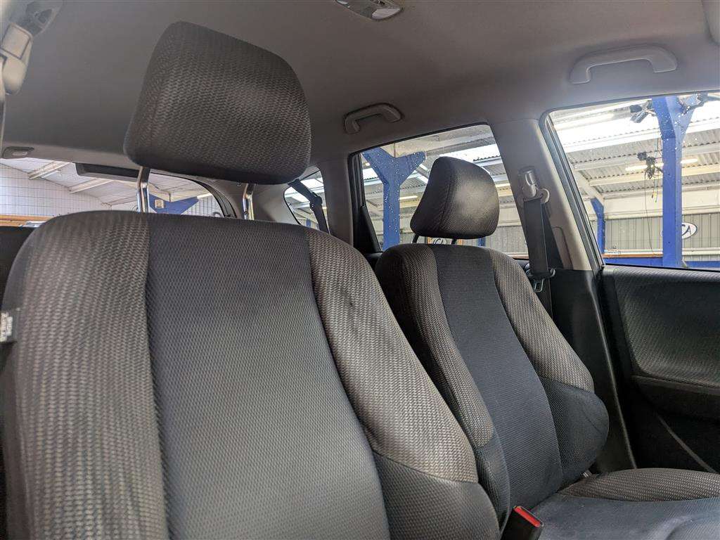 <p>2013 HONDA JAZZ I-VTEC ES CVT</p>