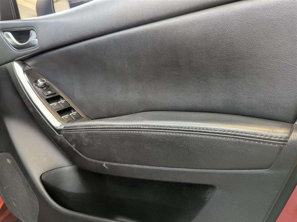 <p>2015 MAZDA CX-5 SE-L LUX NAV D</p>