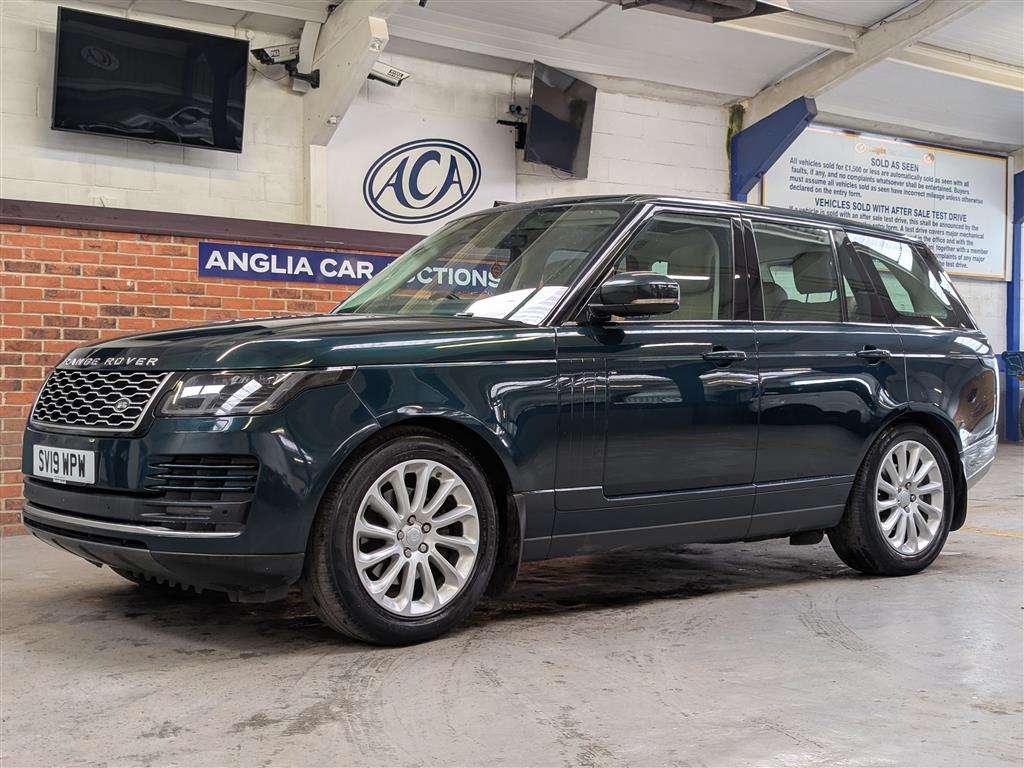 <p>2019 LAND ROVER RANGE ROVER VOGUE SDV6 AU</p>