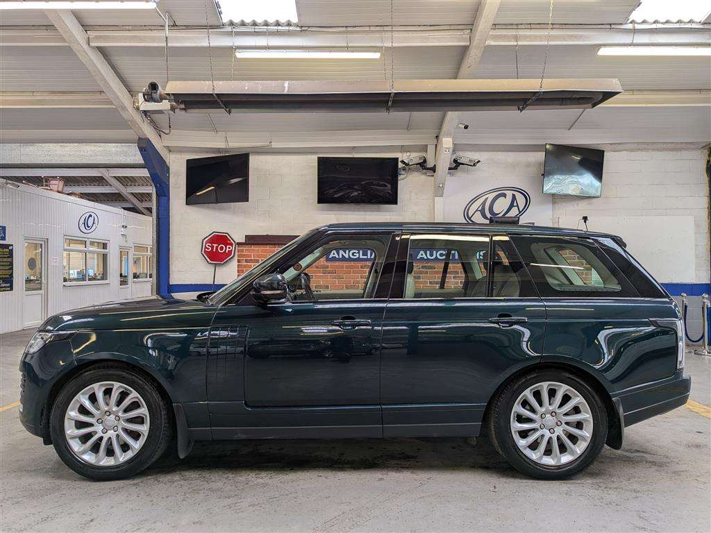 <p>2019 LAND ROVER RANGE ROVER VOGUE SDV6 AU</p>