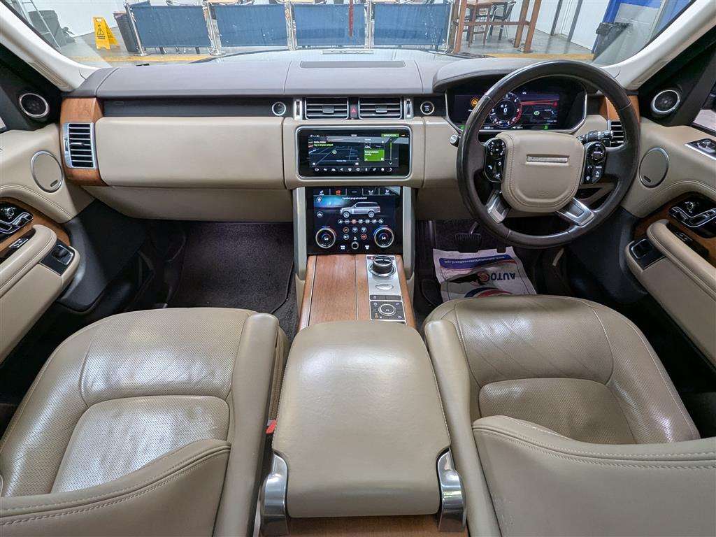 <p>2019 LAND ROVER RANGE ROVER VOGUE SDV6 AU</p>