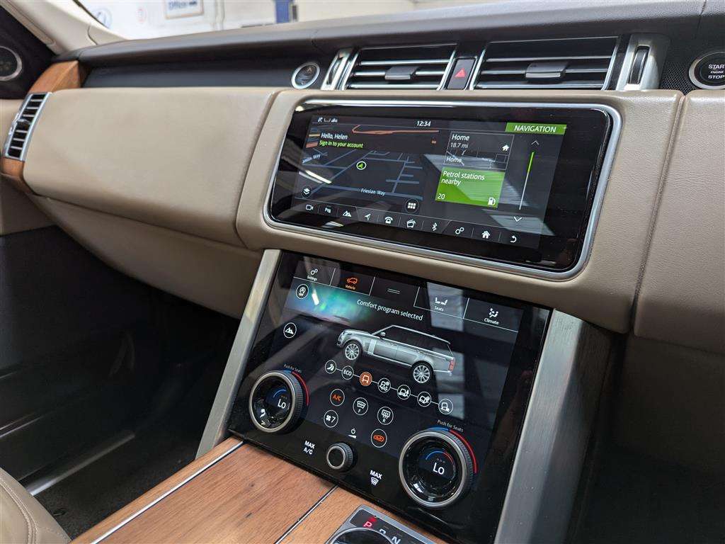 <p>2019 LAND ROVER RANGE ROVER VOGUE SDV6 AU</p>