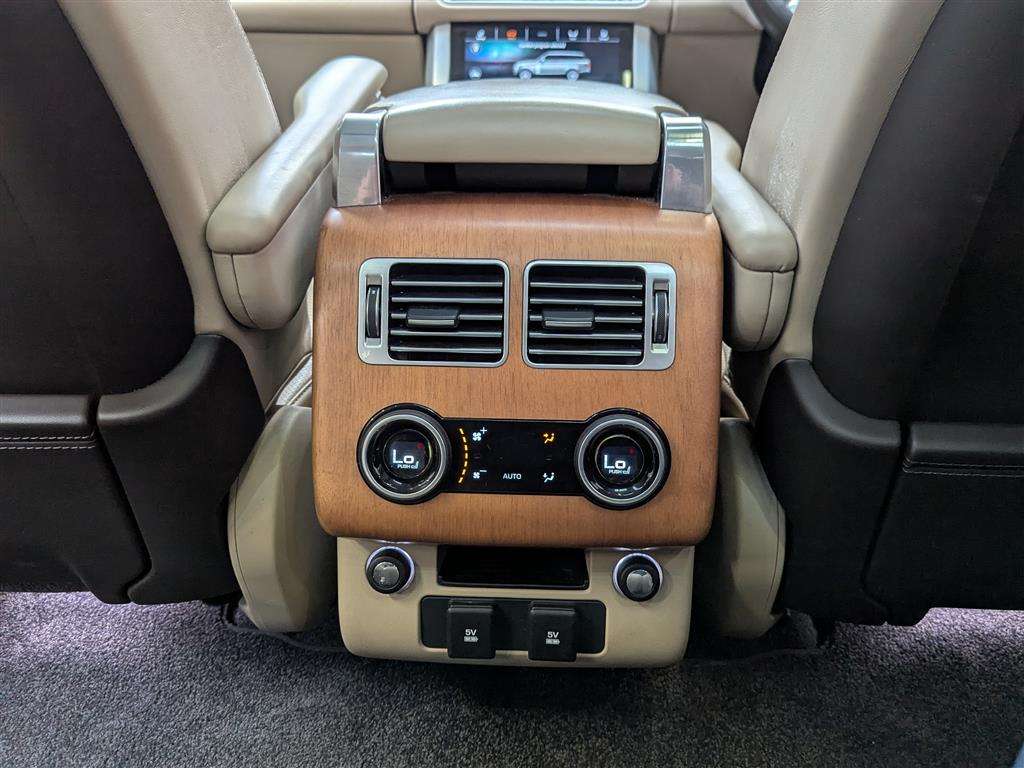 <p>2019 LAND ROVER RANGE ROVER VOGUE SDV6 AU</p>