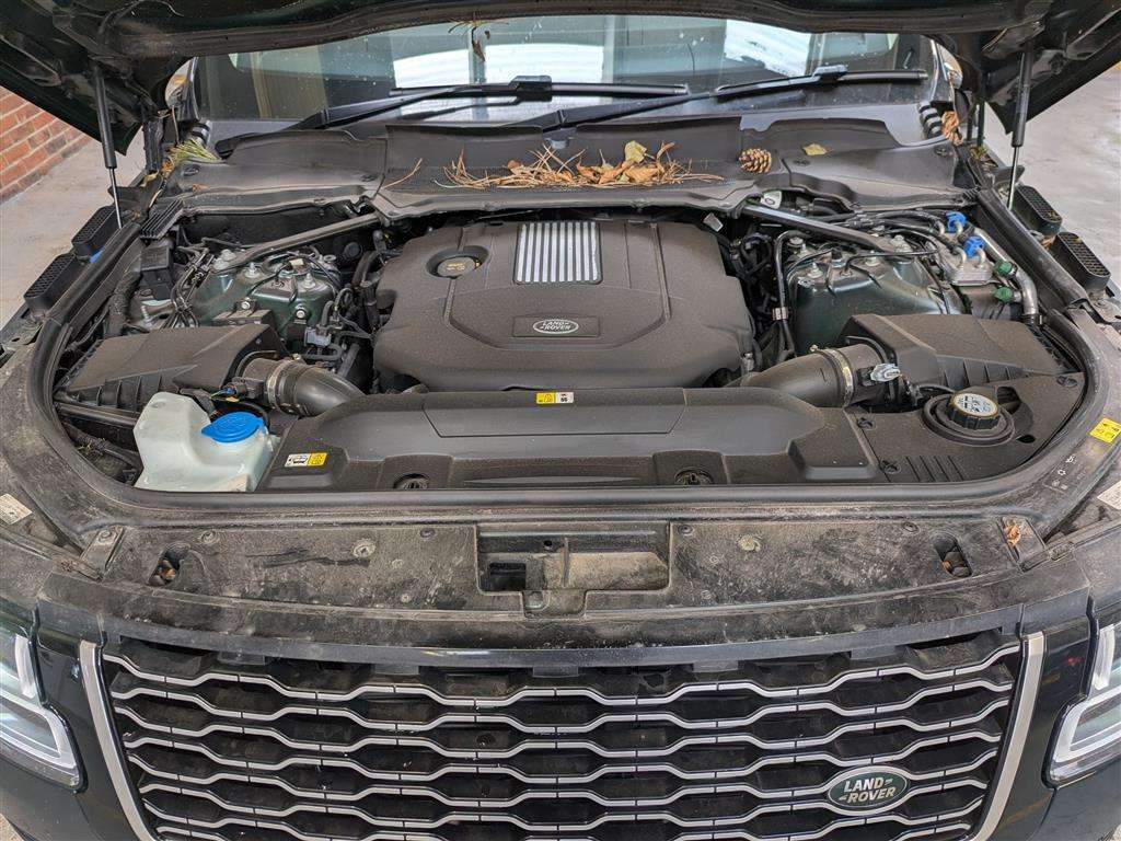 <p>2019 LAND ROVER RANGE ROVER VOGUE SDV6 AU</p>