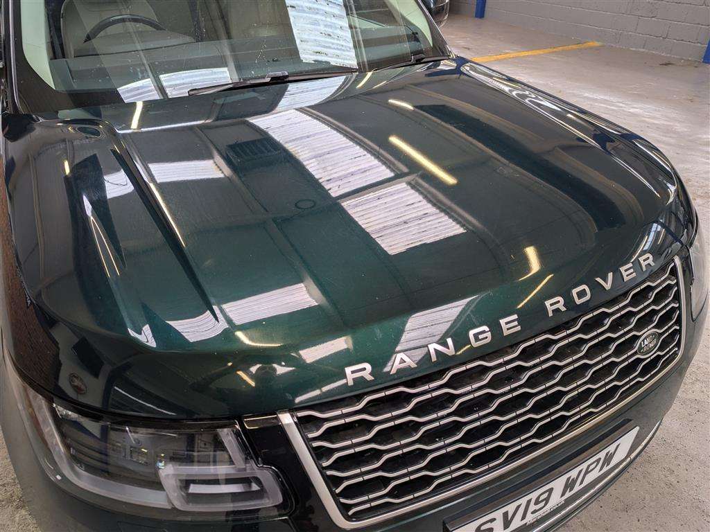 <p>2019 LAND ROVER RANGE ROVER VOGUE SDV6 AU</p>