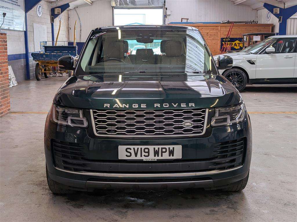 <p>2019 LAND ROVER RANGE ROVER VOGUE SDV6 AU</p>