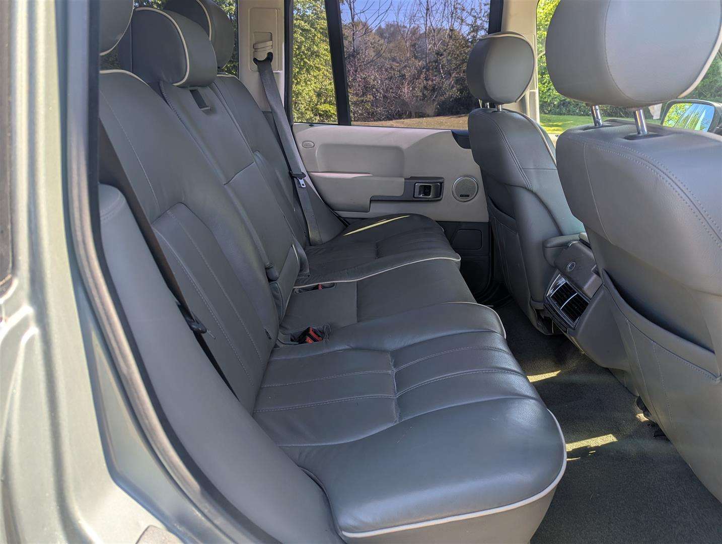 <p>2004 LAND ROVER RANGE ROVER HSE TD6 AUTO</p>