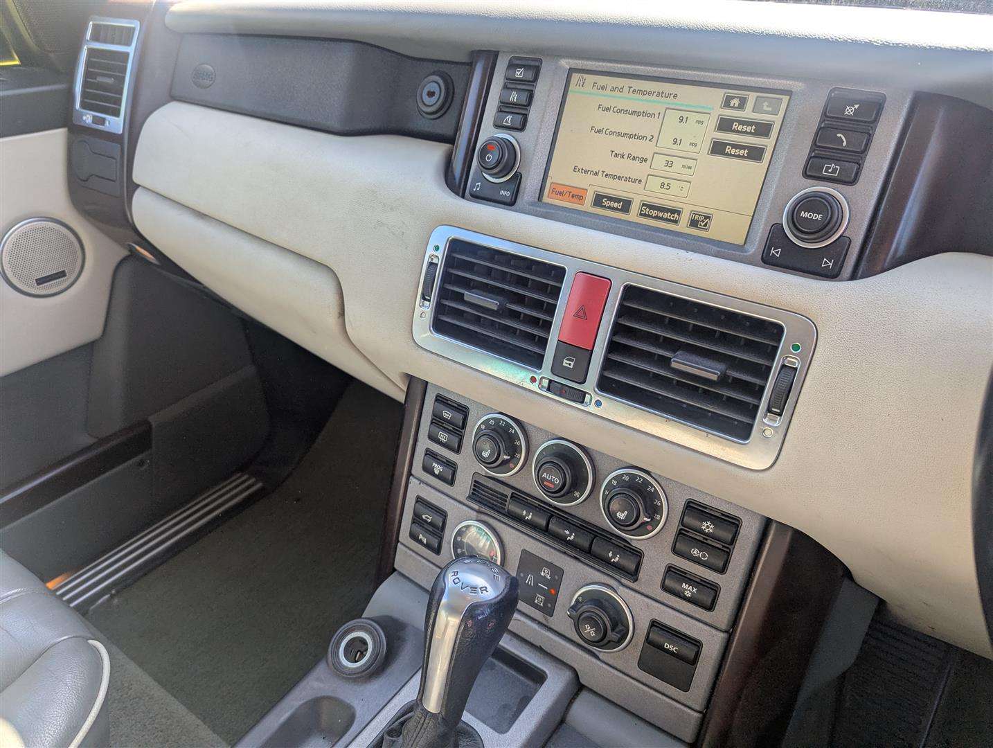 <p>2004 LAND ROVER RANGE ROVER HSE TD6 AUTO</p>