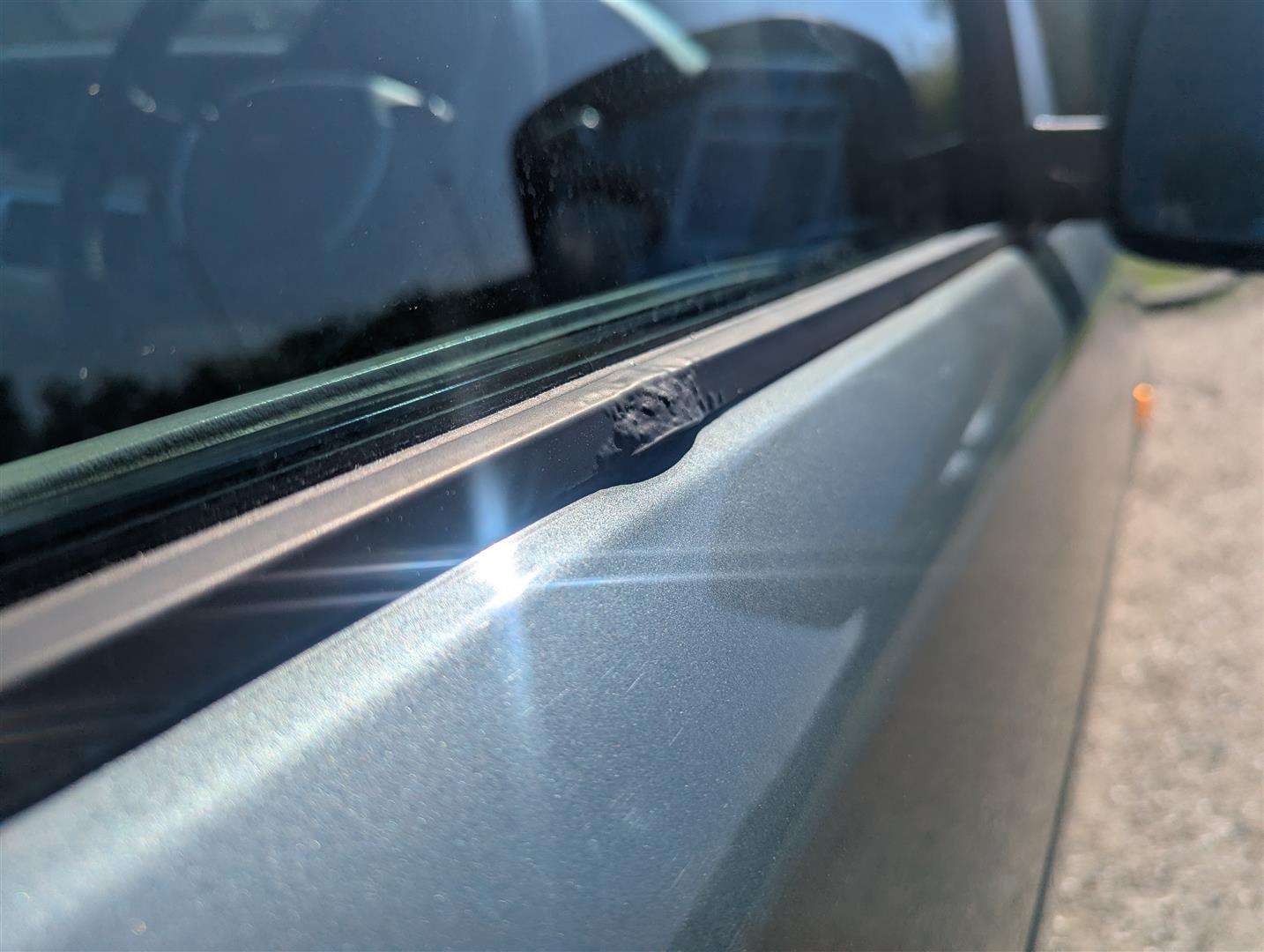 <p>2004 LAND ROVER RANGE ROVER HSE TD6 AUTO</p>