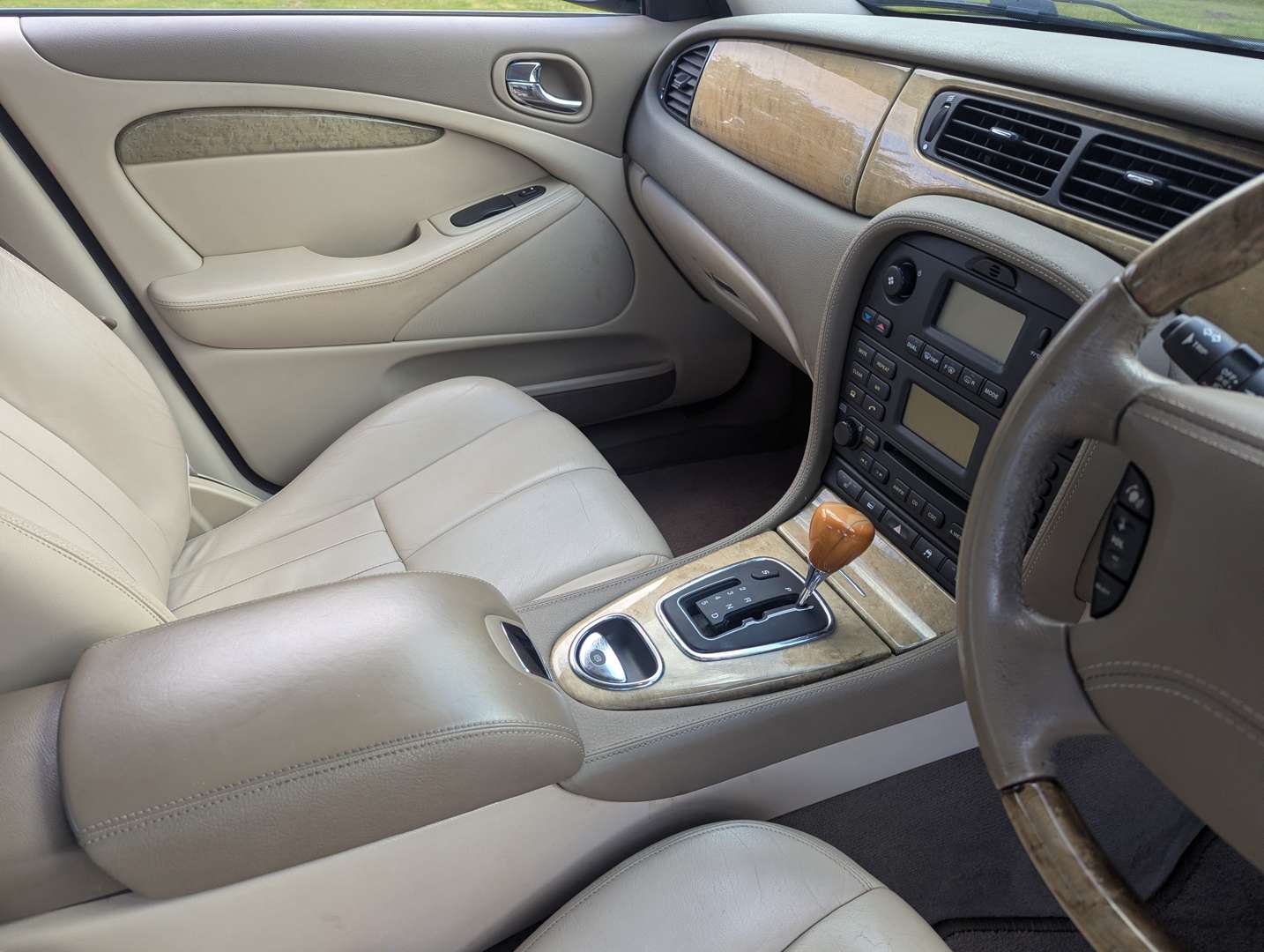 <p>2004 JAGUAR S-TYPE V6 SE AUTO</p>