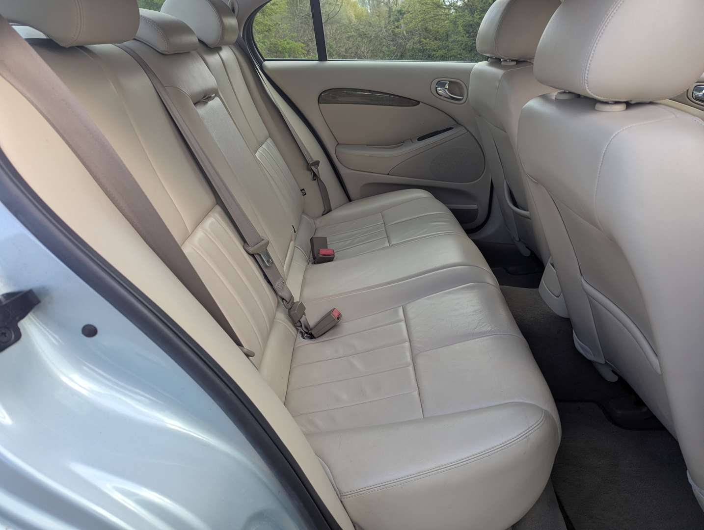 <p>2004 JAGUAR S-TYPE V6 SE AUTO</p>