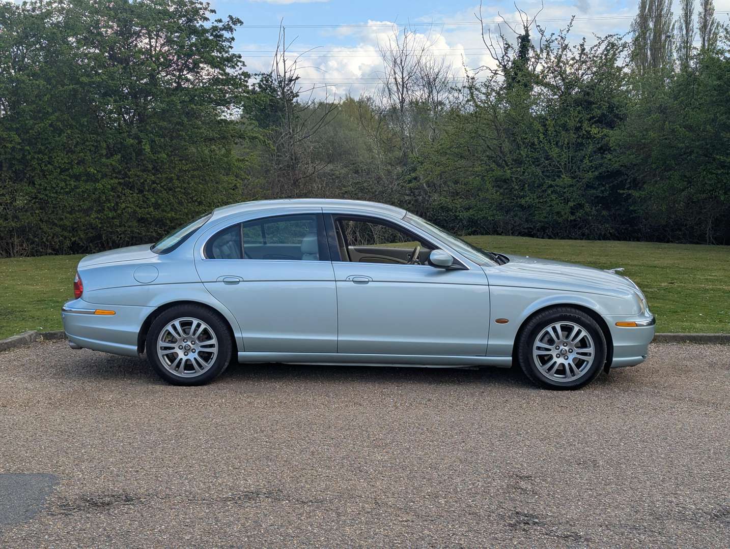 <p>2004 JAGUAR S-TYPE V6 SE AUTO</p>
