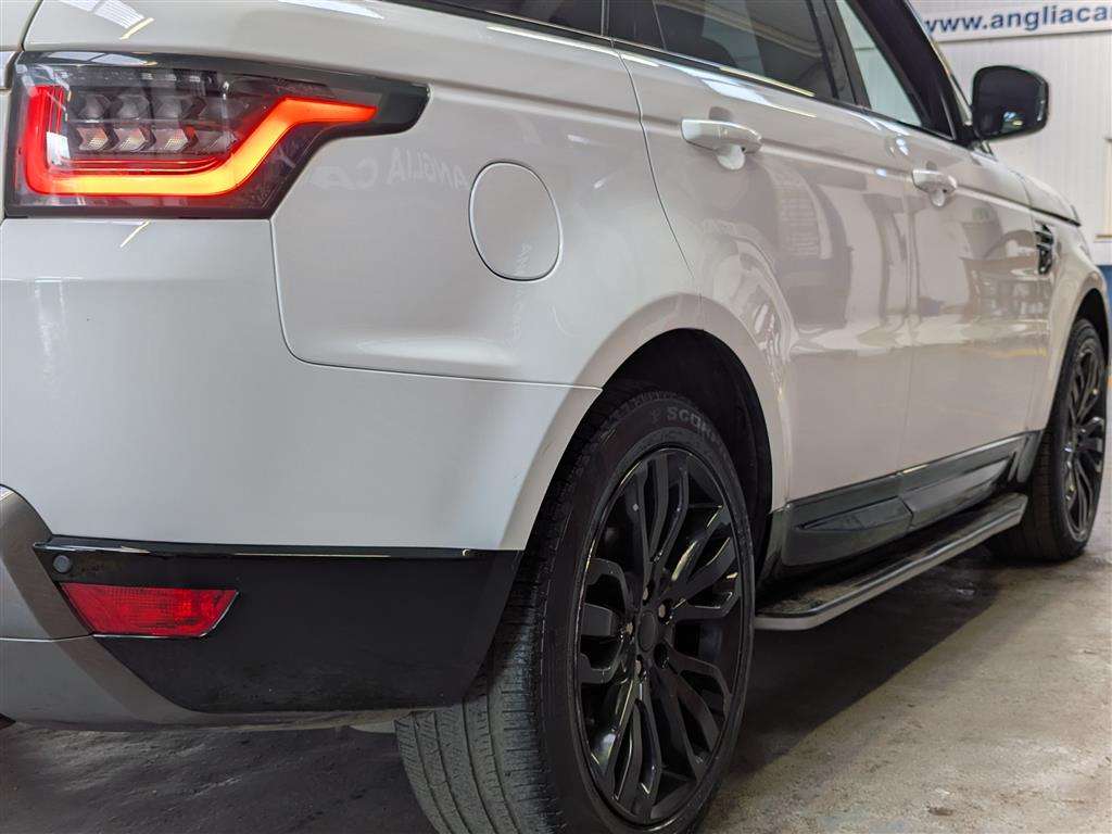 <p>2018 LAND ROVER RANGE ROVER SPORT HSE SD4</p>