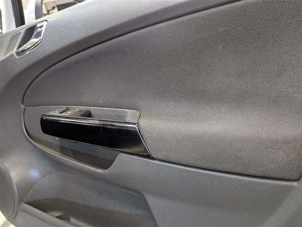 <p>2013 VAUXHALL CORSA EXC-IV AC CDTIEFLEX</p>