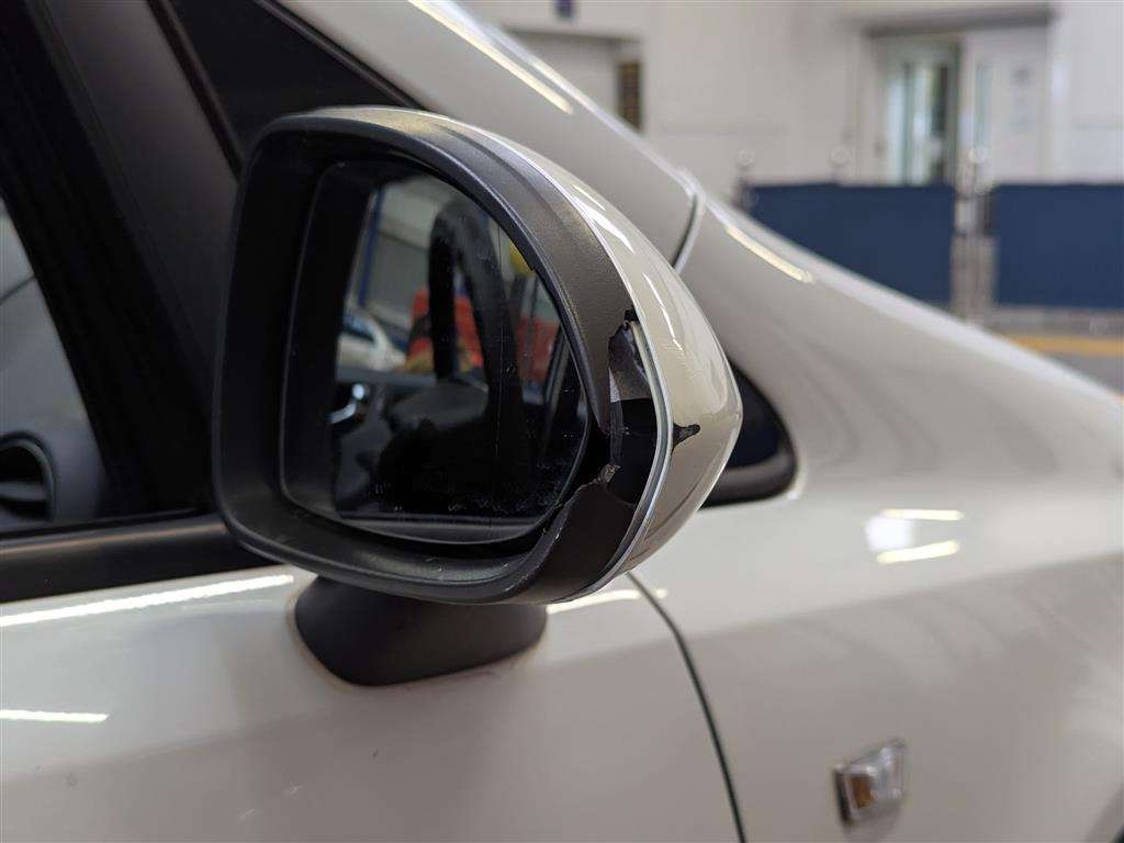 <p>2013 VAUXHALL CORSA EXC-IV AC CDTIEFLEX</p>