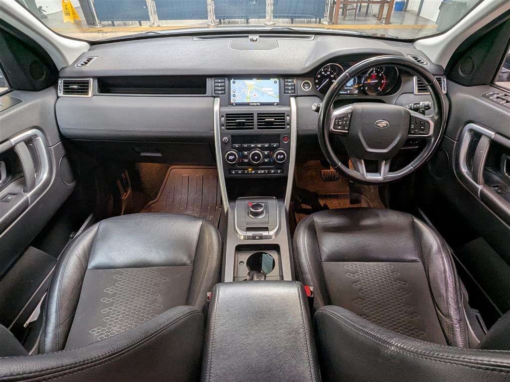 <p>2019 LAND ROVER DISCOVERY SPORT SE TECH T</p>