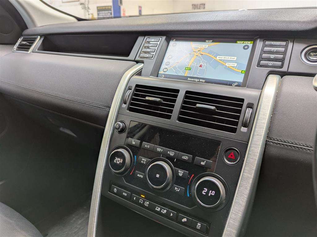 <p>2019 LAND ROVER DISCOVERY SPORT SE TECH T</p>