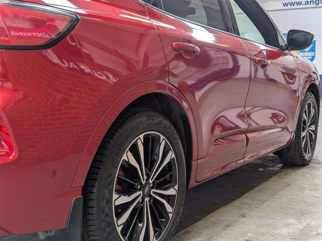 <p>2020 FORD KUGA ST-LINE X FIRST EDIT</p>