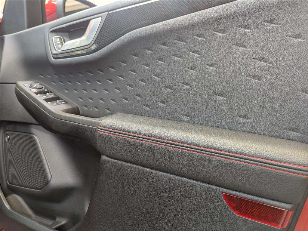 <p>2020 FORD KUGA ST-LINE X FIRST EDIT</p>