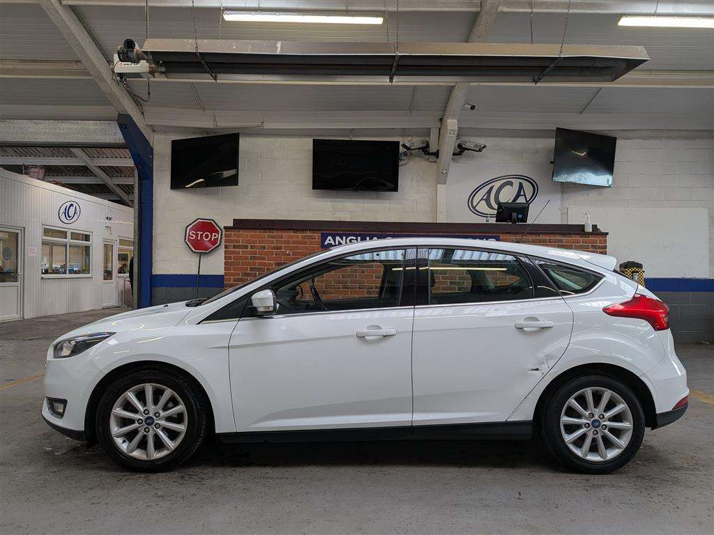 <p>2016 FORD FOCUS TITANIUM</p>