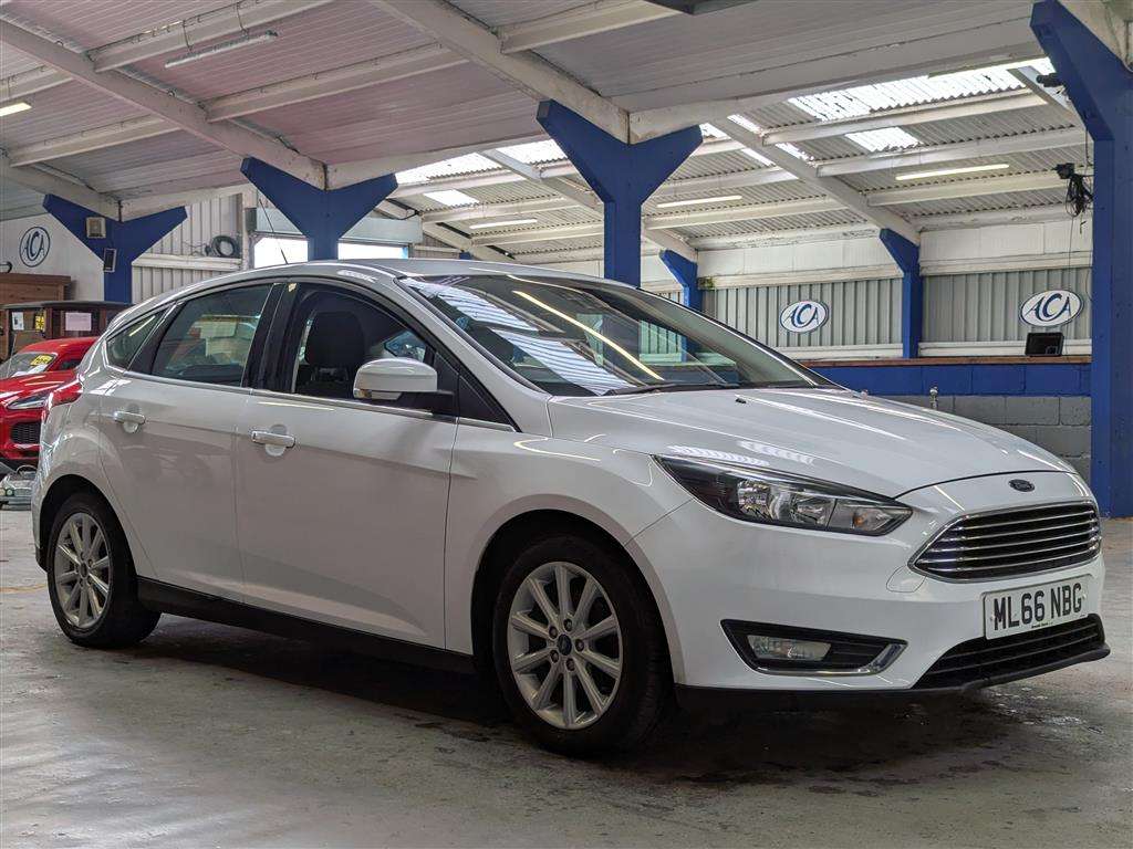<p>2016 FORD FOCUS TITANIUM</p>