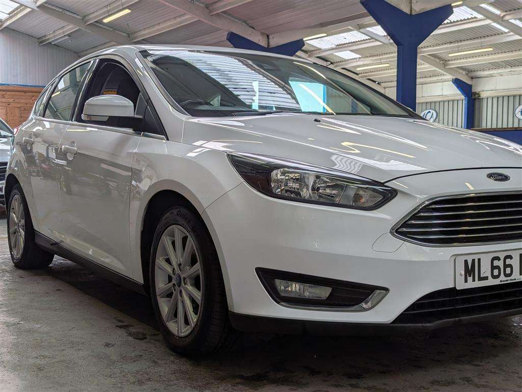 <p>2016 FORD FOCUS TITANIUM</p>