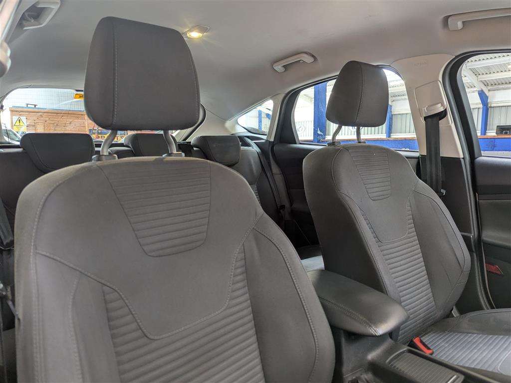 <p>2016 FORD FOCUS TITANIUM</p>