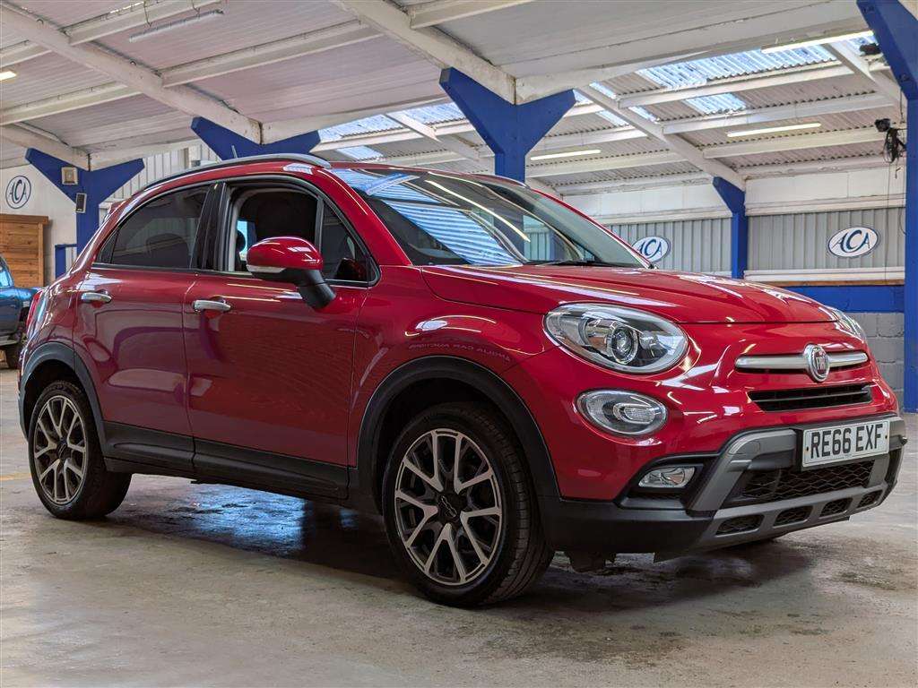 <p>2016 FIAT 500X CROSS + MULTIJET</p>