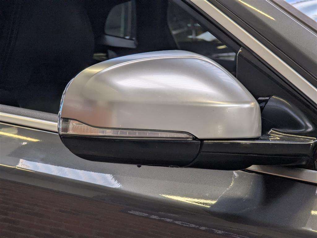 <p>2013 VOLVO V40 R-DESIGN D4</p>