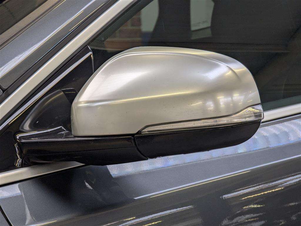 <p>2013 VOLVO V40 R-DESIGN D4</p>