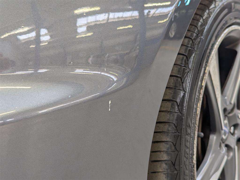 <p>2013 VOLVO V40 R-DESIGN D4</p>