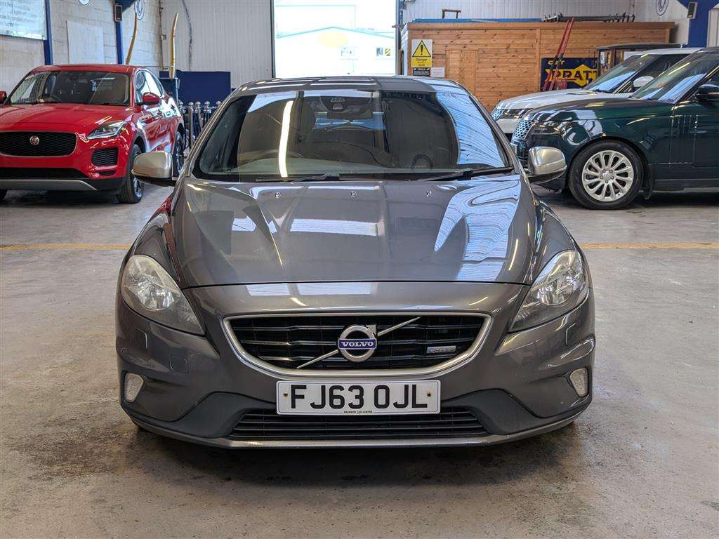 <p>2013 VOLVO V40 R-DESIGN D4</p>
