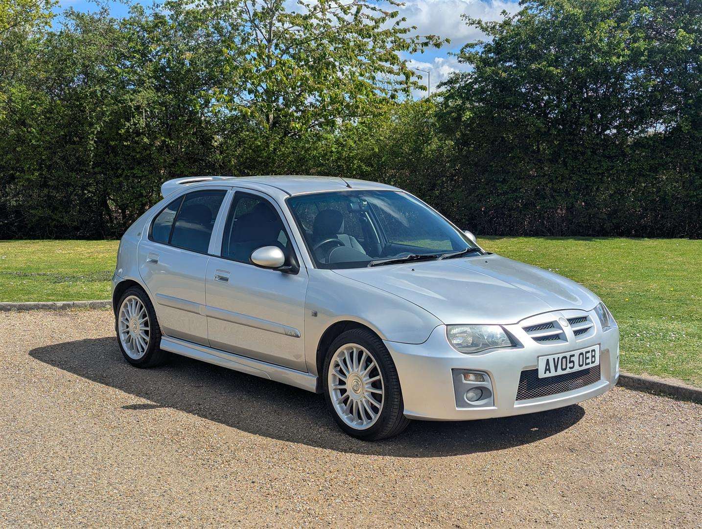 <p>2005 MG ZR 120 TROPHY SE</p>