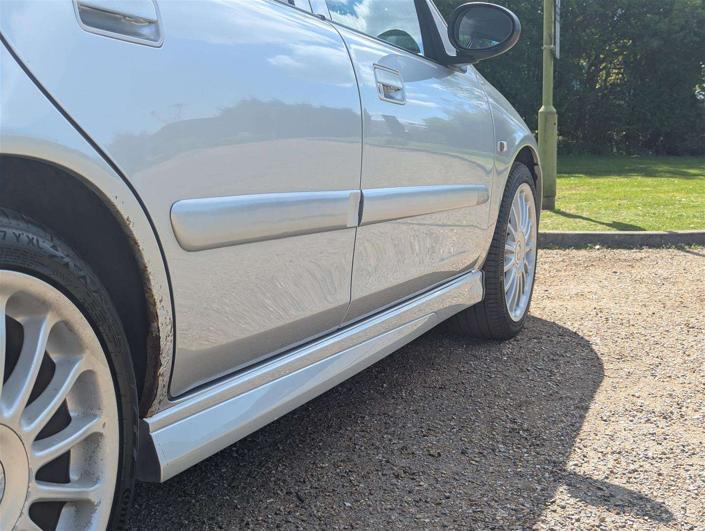 <p>2005 MG ZR 120 TROPHY SE</p>