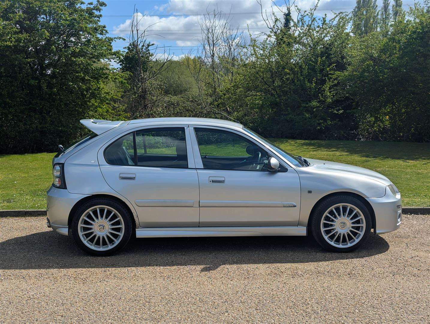 <p>2005 MG ZR 120 TROPHY SE</p>