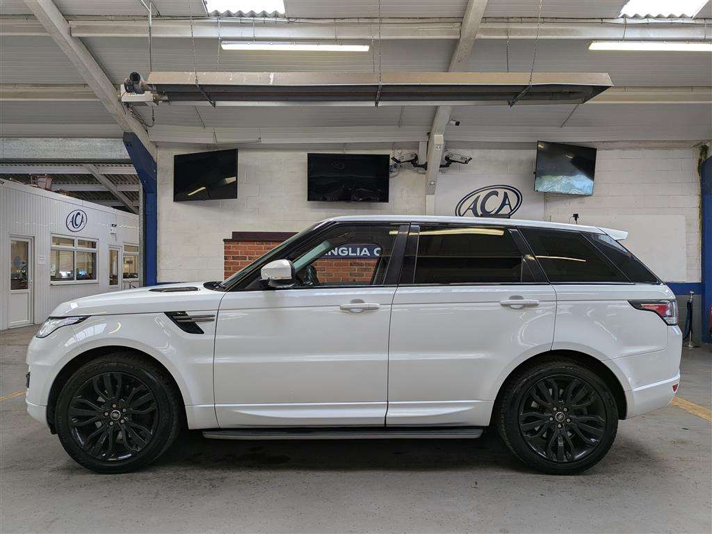 <p>2014 LAND ROVER RANGE ROVER SPORT SE TDV6</p>