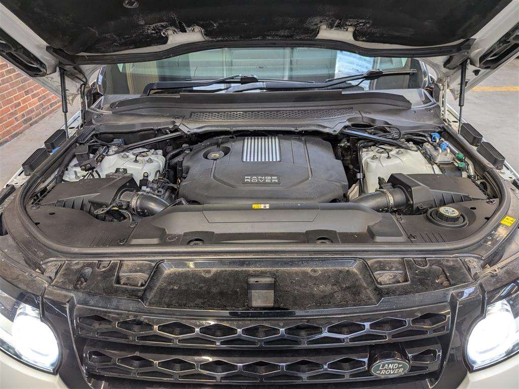 <p>2014 LAND ROVER RANGE ROVER SPORT SE TDV6</p>