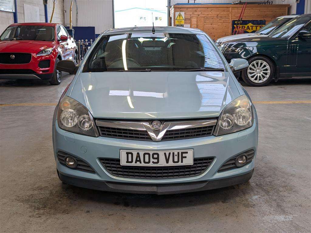 <p>2009 VAUXHALL ASTRA TWINTOP SPORT</p>