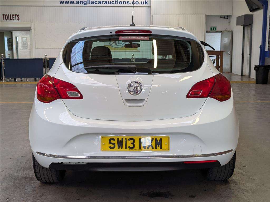 <p>2013 VAUXHALL ASTRA ENERGY</p>