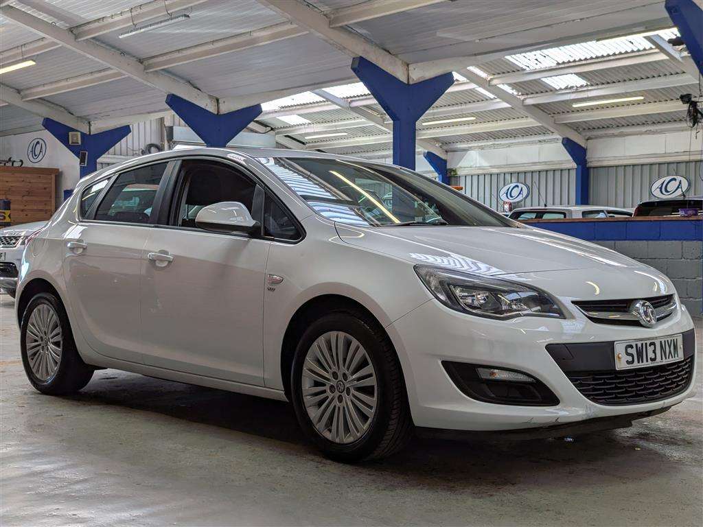 <p>2013 VAUXHALL ASTRA ENERGY</p>