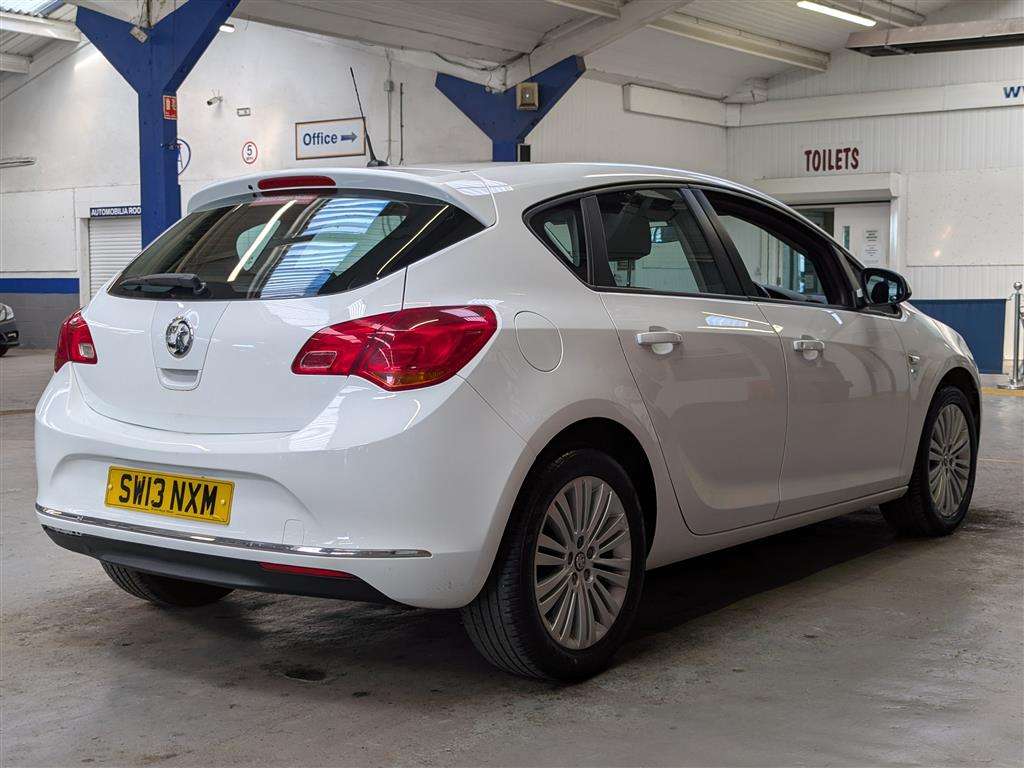 <p>2013 VAUXHALL ASTRA ENERGY</p>