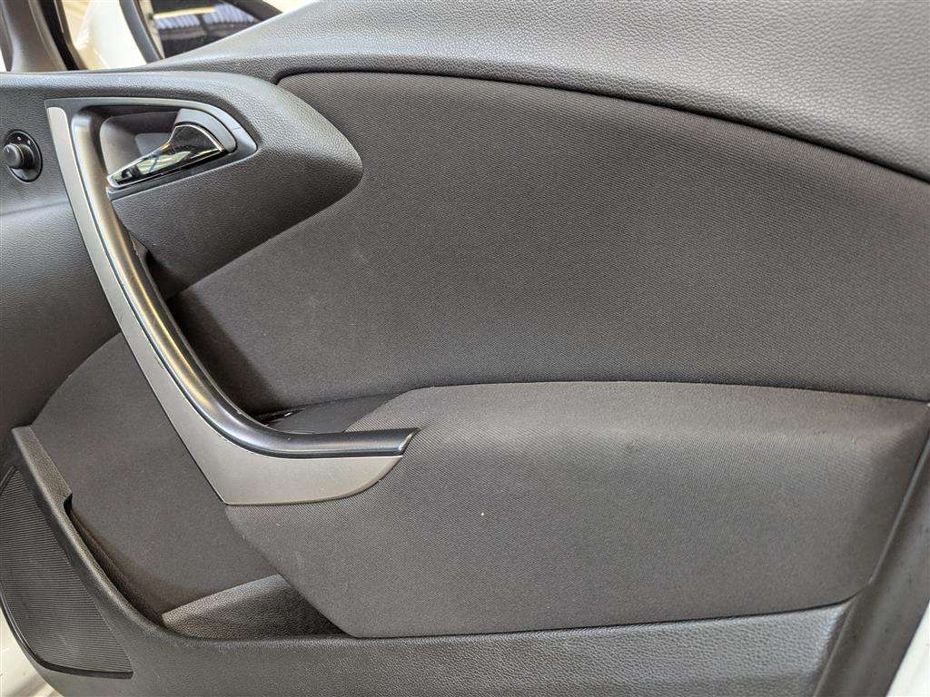 <p>2013 VAUXHALL ASTRA ENERGY</p>