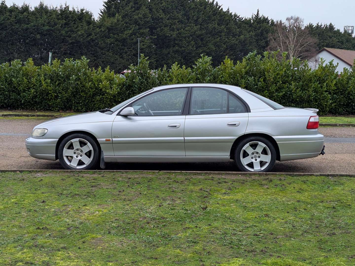 <p>2000 VAUXHALL OMEGA MV6 AUTO</p>