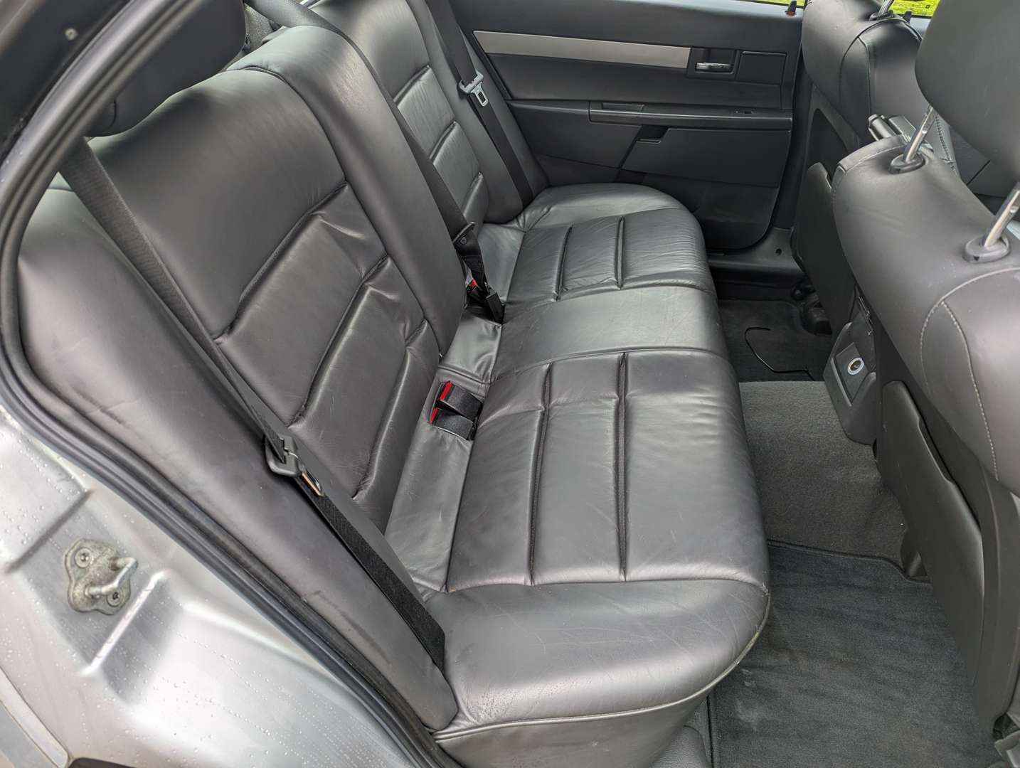 <p>2000 VAUXHALL OMEGA MV6 AUTO</p>